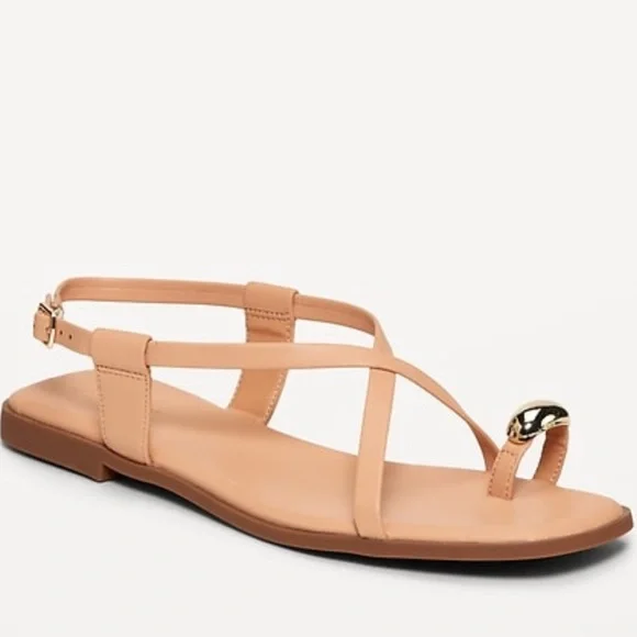 Old Navy Women's Tan Faux Leather Strappy Toe Ring
Sandals - Picture 3 of 9